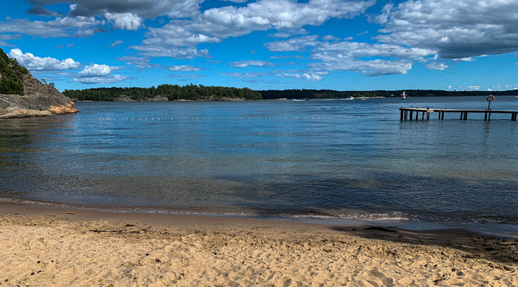 Stranden Susegårda vid Stavsnäs vinterhamn.