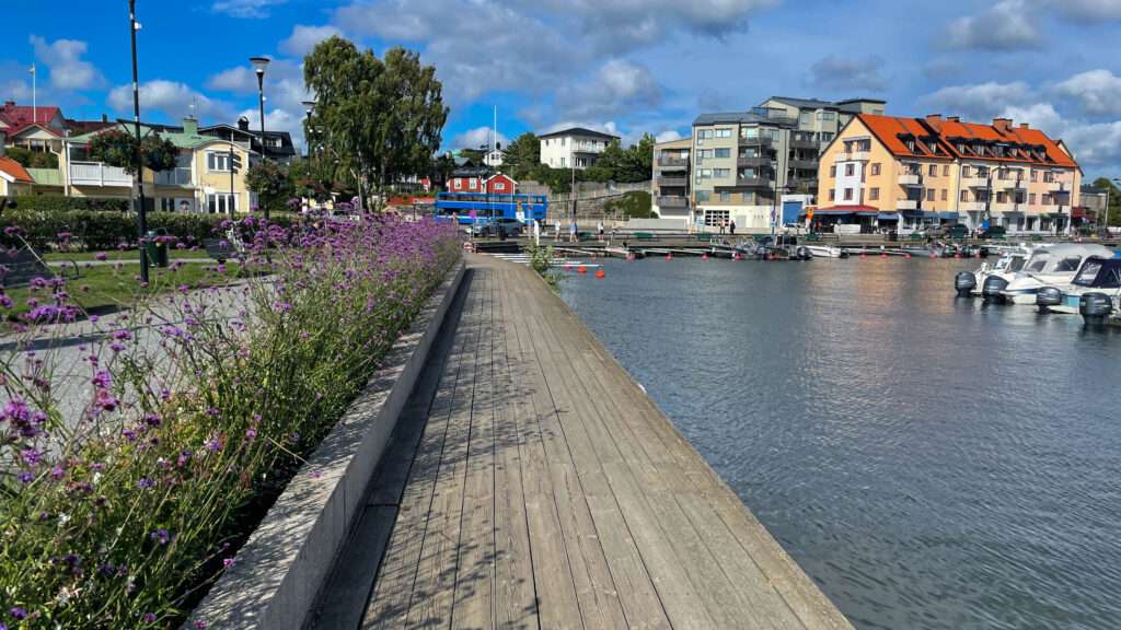 Promenera i vaxholms hamn.